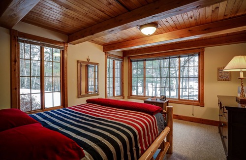 Walker Cabin | Historic Lodge on 48 Acres. Sleeps 23. Large Great Room