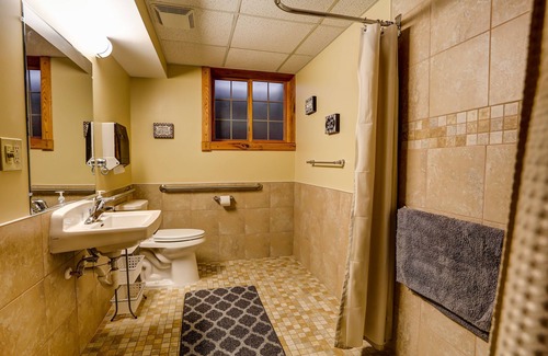 Walker Cabin | Historic Lodge on 48 Acres. Sleeps 23. Large Great Room