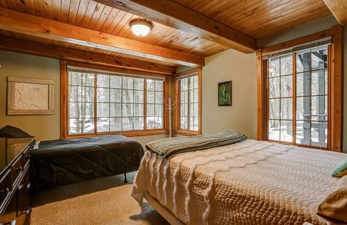 Walker Cabin | Historic Lodge on 48 Acres. Sleeps 23. Large Great Room