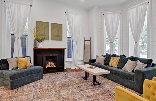 Denison House | Historic Manor Near Downtown