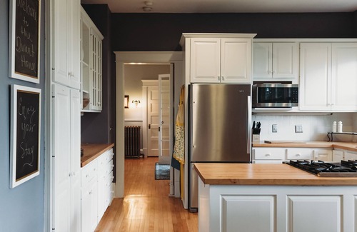 Stillwater House | HISTORIC MANSION, DOWNTOWN, WALKABLE, COLONIAL REVIVAL