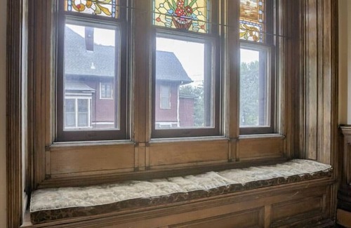 Council Bluffs House | Historic Mansion with lots of charm!