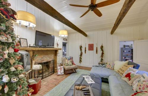 Marshall House | Historic Marshall Log Cabin Less Than 1 Mi to Dtwn!