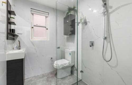 Millers Point Apartment | Historic Millers Point Stay 2BR Near Barangaroo