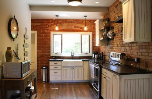 Bozeman House | Historic Neighborhood 2 Blocks From Downtown Bozeman,