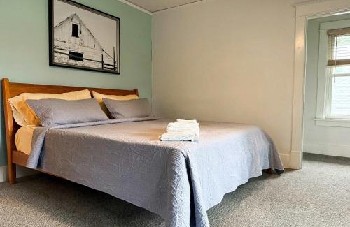 Fargo House | Historic North Fargo Charm near NDSU