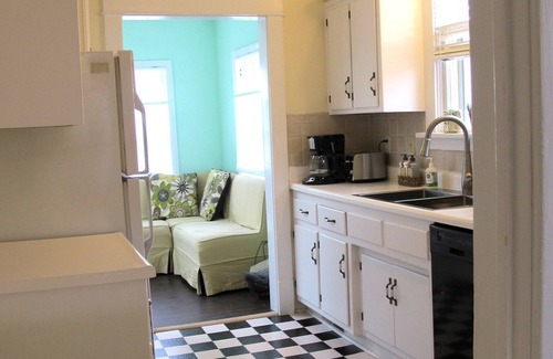Lawrence House | Historic Old West Lawrence - Minutes to beautiful Mass St, KU, Sports Pavillion