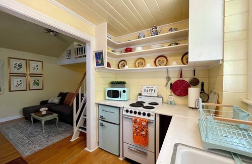 Historic Old Northeast Cottage | Historic Private Cottage with Loft by Waterfront Park & Scenic Path to Downtown