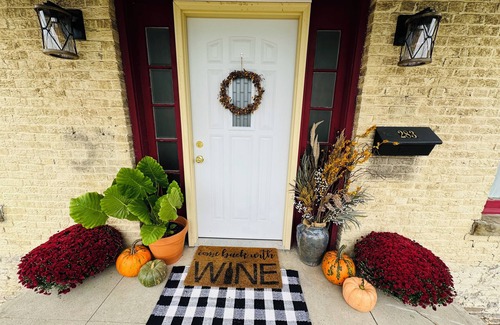 Marion Apartment | Historic Prohibition Home 2 Bedroom Apartmentn