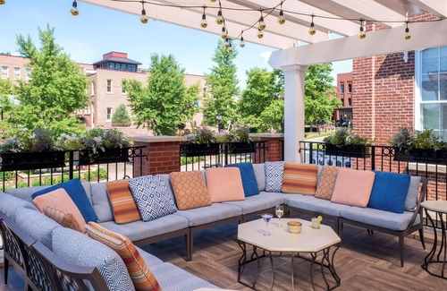 Red Wing House | Historic Red Wing Lux Hotel -Premium Room -Free Wifi -Bathrobes-Perfect Location