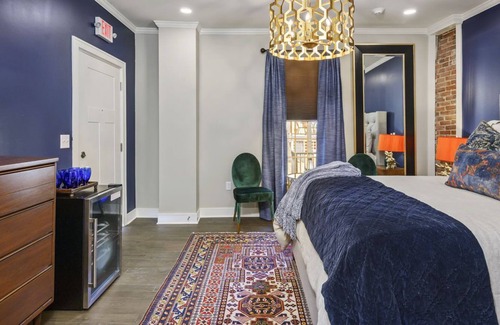 Parkville Apartment | ✰Historic Retreat✰ on Charming Main Street