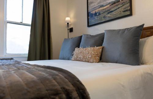 Midtown House | Historic Revival King Bed Midtown Memphis 68 Yes Pets Fast Wifi Free Parking