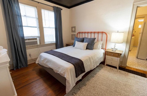 Midtown House | Historic Revival Midtown Memphis Duplex 64 Yes Pets Fast Wifi Free Parking