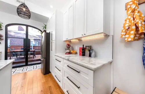 Shaw House | Historic rowhouse in heart of Shaw