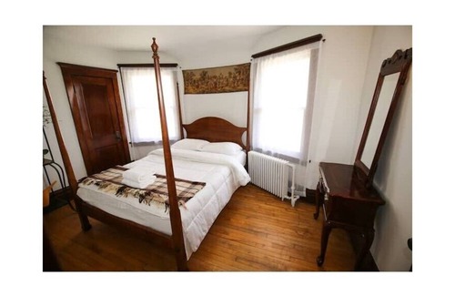 Summit - University House | Historic St. Paul Manor House! Grand/Selby/Summit