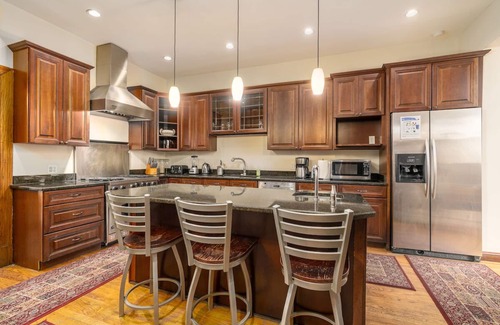 Adams Morgan House | Historic & Stately 5 Bedroom Home in Adams Morgan