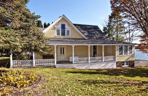 Lindstrom House | Historic Swedish Cottage on Quiet Lindstrom Lake