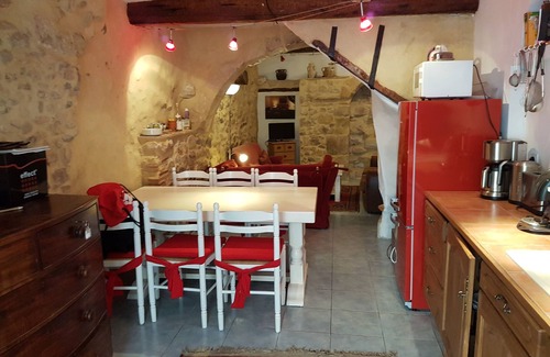Florensac House | Historic town house roof terrace only 9 km to sandy beach - Vive la France