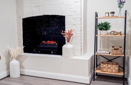 Little Italy House | Historic Townhouse - Heart of Little Italy