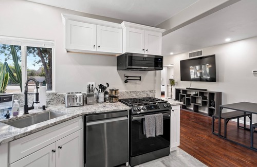 Sam Hughes House | Historic Tucson 4BR/2BA in Sam Hughes, 4BR/2BA Historic Sam Hughes