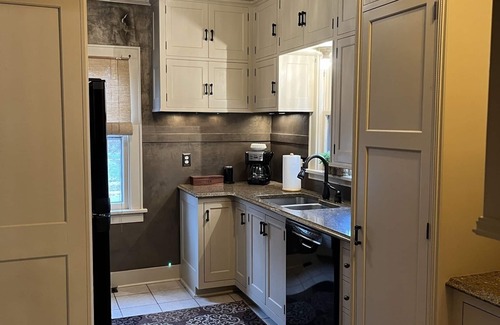 Sioux Falls House | Historic Twin Tudors Inn Northwest Room w/Loft (KP1400Loft)