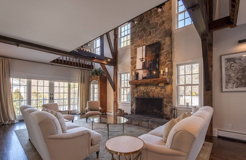 Westport House | Historic Updated Carriage House