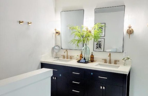 Central Oklahoma City Villa | Historic Villa + 1min from Plaza District + Hot Tub + Pool Table + Friendly