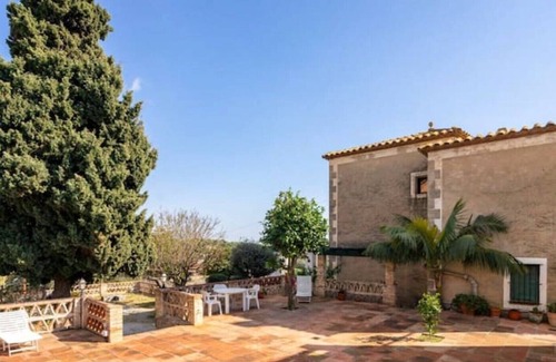 Premia de Dalt Villa | Historic villa near Barcelona with sea views