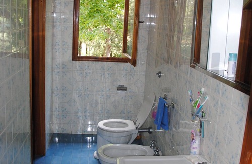 Lastra a Signa Villa | historic villa with pool and large giaridno, situated in a panoramic position.