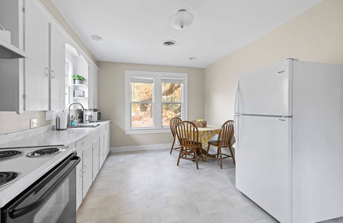 Pineville Apartment | Historical Charm, Comfy & Very Clean 1BRnless than10 min drive to Hospitals