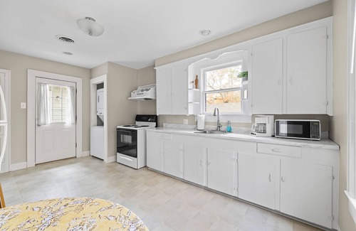 Pineville Apartment | Historical Charm, Comfy & Very Clean 1BRnless than10 min drive to Hospitals