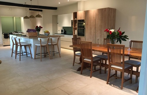 Brackley Other | Historical farmhouse in 6 acres of grounds with games rooms and modern amenities