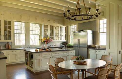 Austin Ave. House | Historical home in downtown Waco built to host the dreamiest stay!