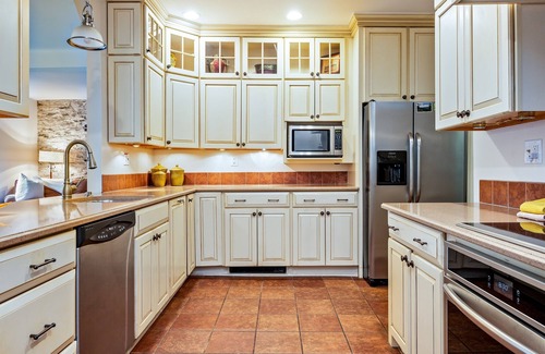 Naples House | Historical | Lake Access | Near Wineries