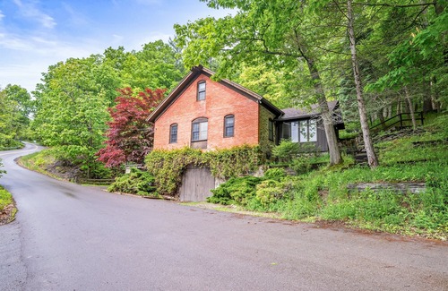 Naples House | Historical | Lake Access | Near Wineries