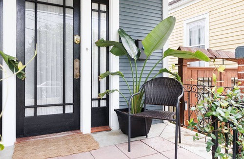 Esplanade Ridge Apartment | Historical New Orleans Cottage