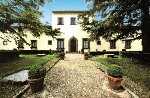 Montespertoli Villa | Historical private villa in Chianti for up to 10guests one step from Florence