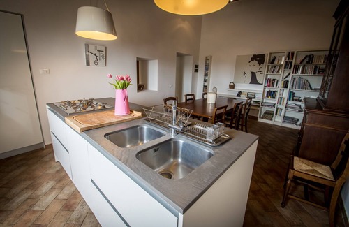 Lake Bracciano Apartment | Historical residence of the 1400s, in front of the Odescalchi Castle near Rome, lake and sea