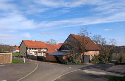 Schenklengsfeld House | Historischer Hof, einladend für Mensch und Tier.