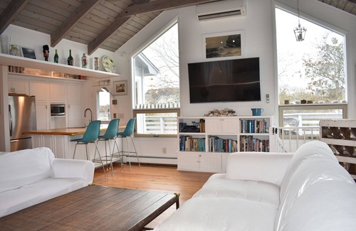 Montauk House | Hither Hills Beach Retreat; Walk to Ocean Beach & Town; Pool; Jacuzzi; Kid Ready