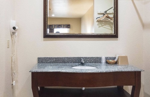 Coalgate Hotel | Hiway Inn Express Of Coalgate