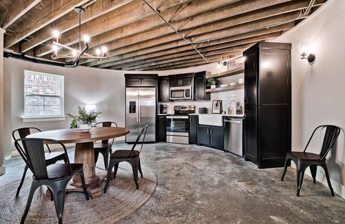 Fayetteville House | HJ's Silos