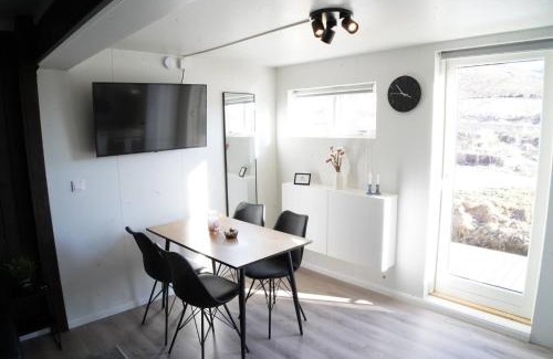 Mosfellsbaer House | Hlakot Cabin In Golden Circle