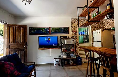 Itamambuca House | House 400 meters from Itamambuca beach and 200 from Riozinho. Exuberant nature.