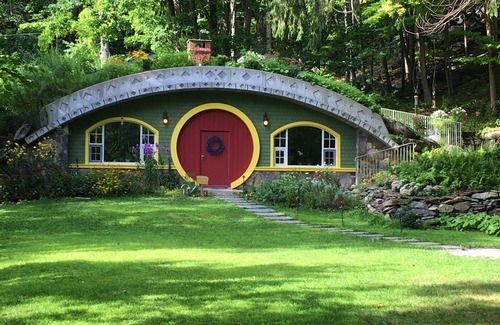 Pawling House | Hobbit House! Lovely, one of a kind, Hudson Valley hobbit house WITH hot tub.