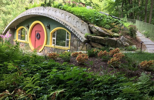 Pawling House | Hobbit House! Lovely, one of a kind, Hudson Valley hobbit house WITH hot tub.