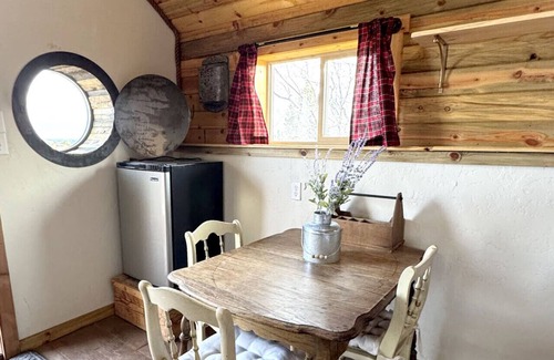 La Sal House | Hobbit Mountain Hideaway #1, Wolf Springs Ranch