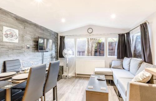 Liverton House | Hobbits Hide