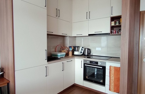 Dobra Voda Apartment | Hochwertige Ferienwohnung mit Meerblick für Wunderschöne Stunden zu Zweit