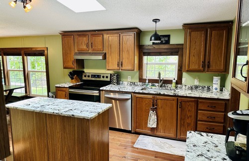 Rockbridge Cabin | Hocking Hills Cabin- private hot tub, hiking trail, caves, fire pit, pool table